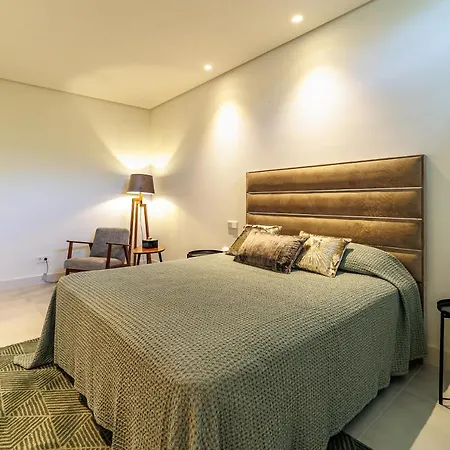 Luxury Mbh