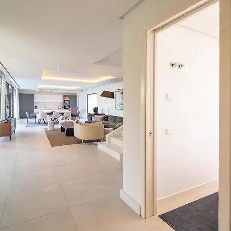 Luxury Mbh וילה *