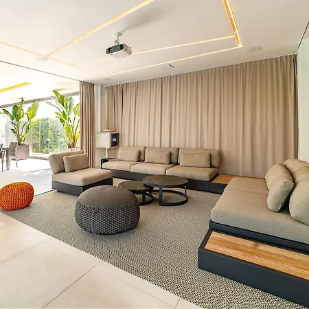 וילה Luxury Mbh אסטפונה