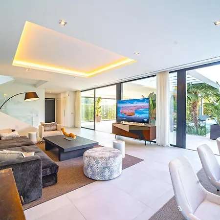 Luxury Mbh